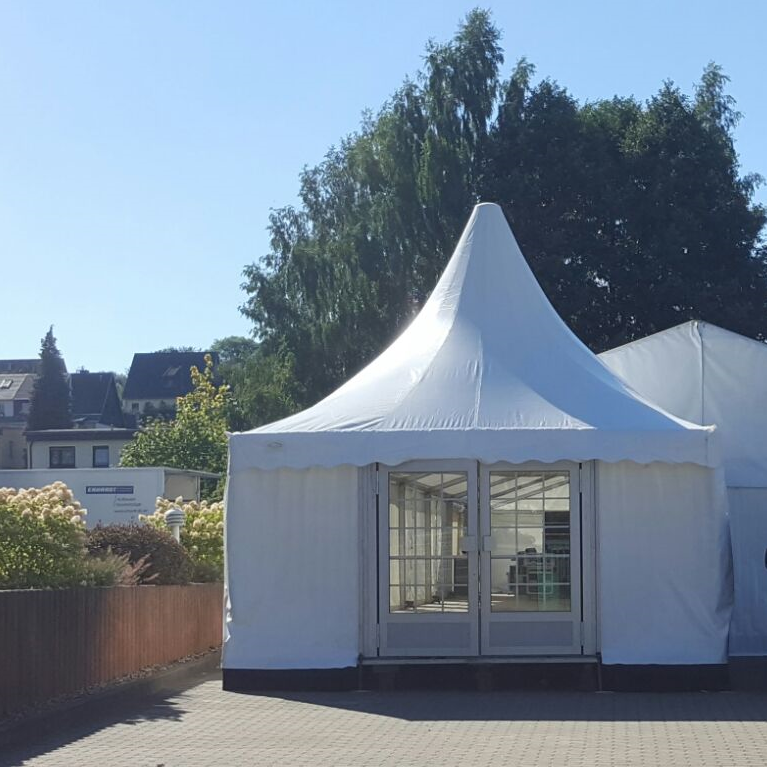 Pagode mit Glastür